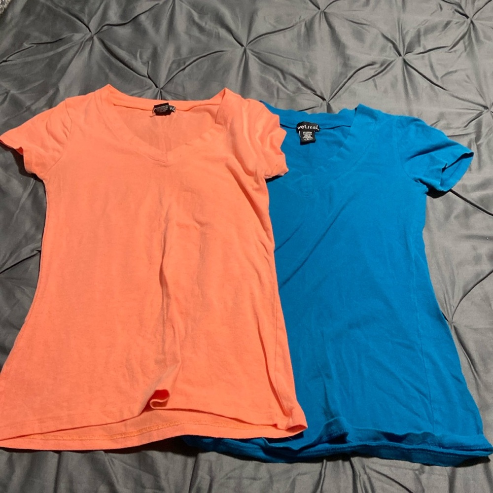 Juniors wet seal 2 shirts, one Medium, one large. Cotton and spandex